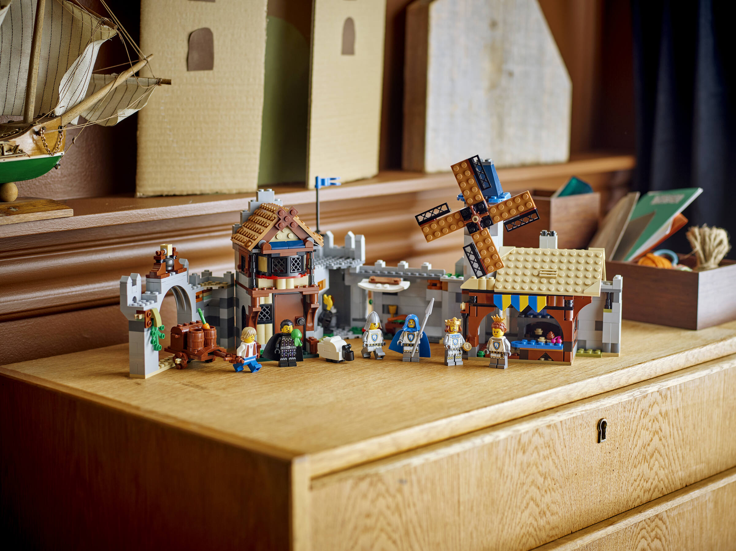 LEGO Creator 31168 Středověký hrad a rytíři na koních