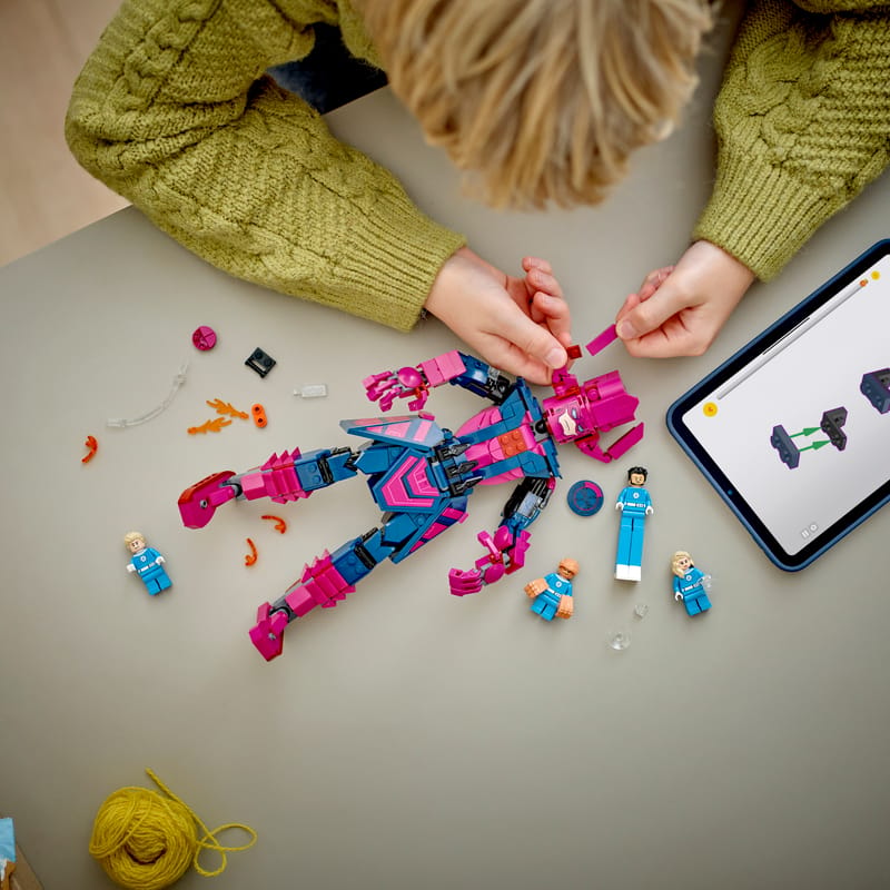 LEGO Marvel 76316 Fantastická čtyřka vs. Galactus