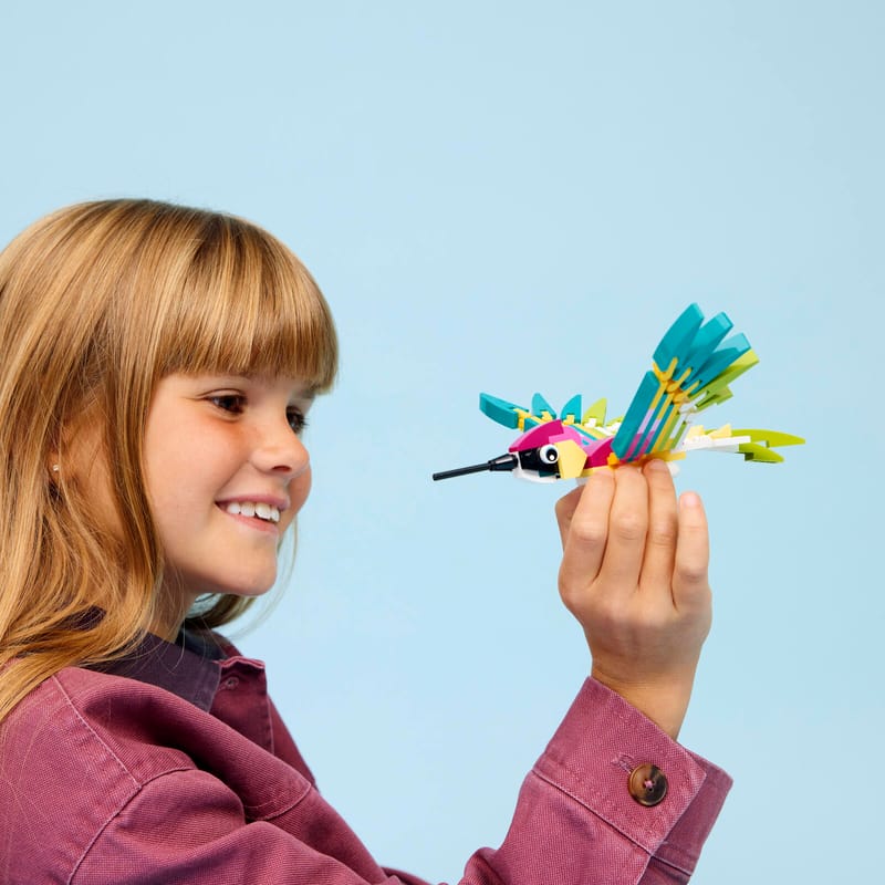 LEGO® Creator 3 v 1 31384 Divoká zvířata: Barevný kolibřík