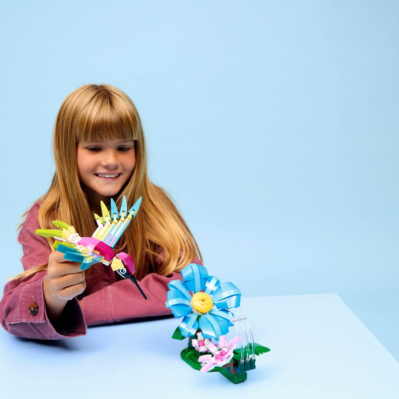 LEGO® Creator 3 v 1 31384 Divoká zvířata: Barevný kolibřík
