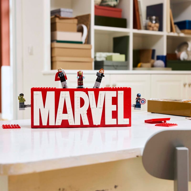 LEGO® Marvel 76313 Logo MARVEL a minifigurky