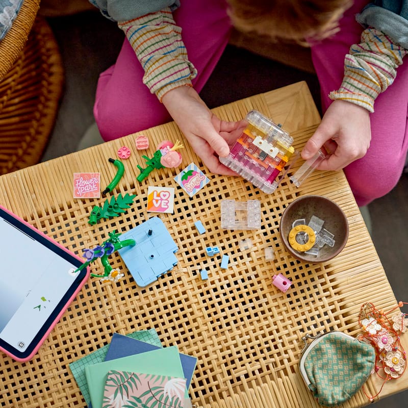 LEGO® Creator 3 v 1 31383 Parfém s ozdobnými květinami