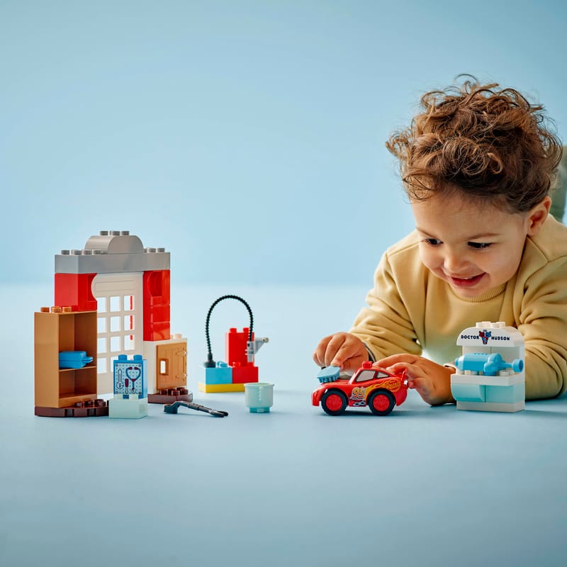LEGO DUPLO 10456 McQueen a návštěva v garáži doktora Hudsona — obrázek 5