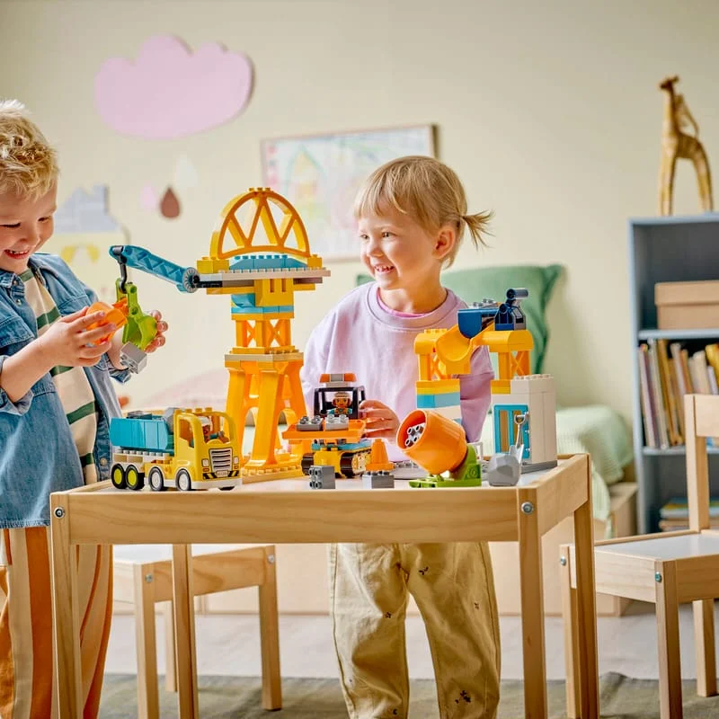LEGO DUPLO 10476 Staveniště a vozidla 3 v 1 — obrázek 11