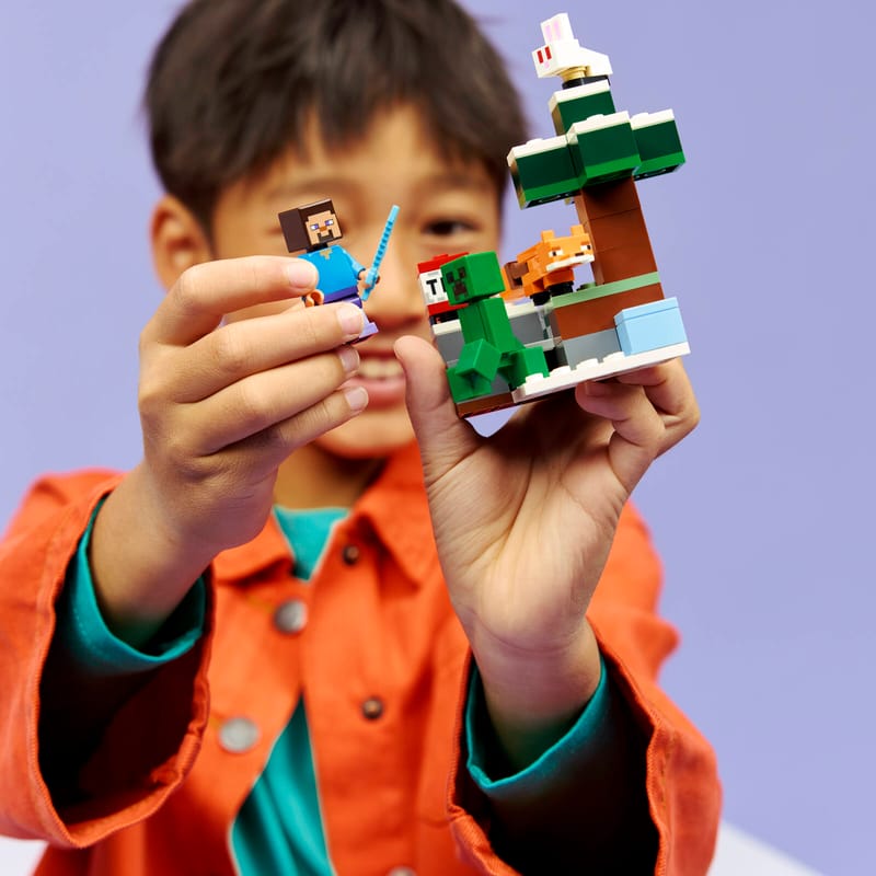 LEGO® Minecraft 21583 Steve a dobrodružství v tajze
