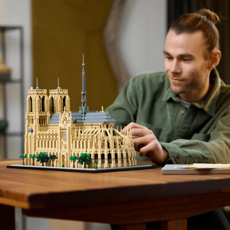LEGO Architecture 21061 Notre-Dame v Paříži — obrázek 10