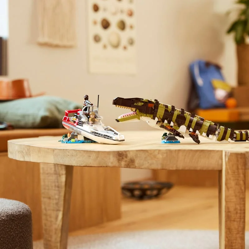 LEGO Jurassic World 76974 Mise na lodi s mosasaurem z kostek — obrázek 5