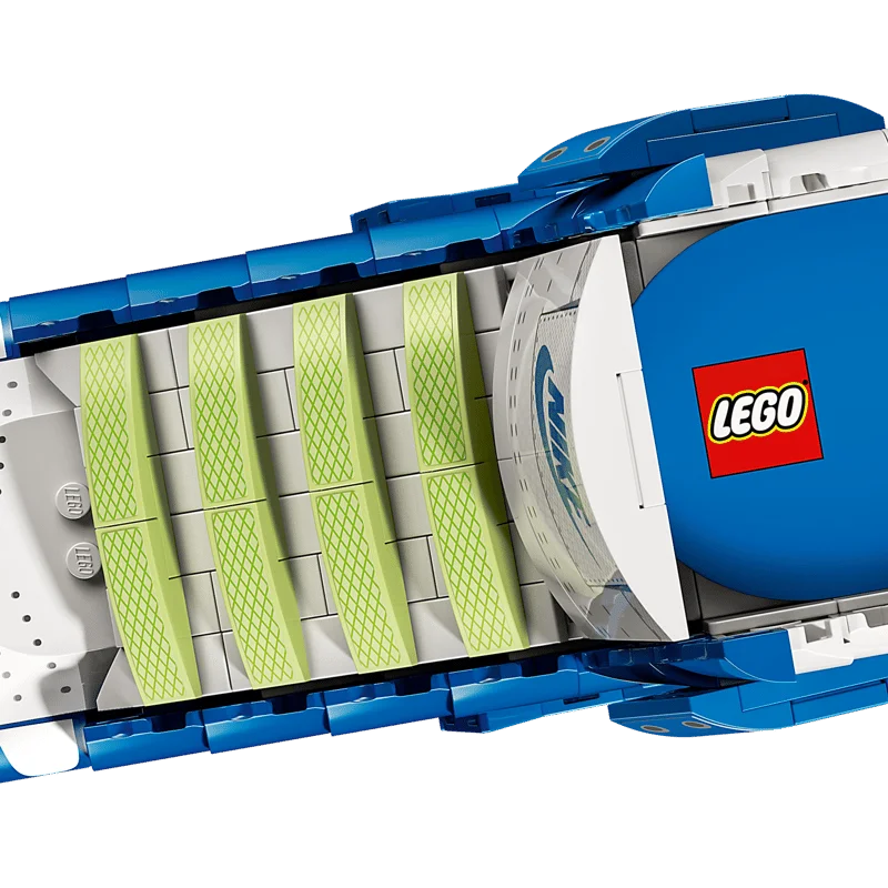 LEGO Nike 43008 Nike Dunk x LEGO Set — obrázek 4
