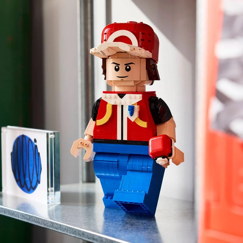 LEGO Pokémon 40868 Zvětšená minifigurka Reda — obrázek 12