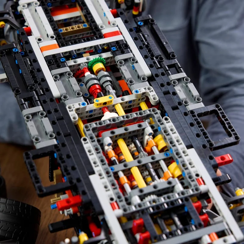LEGO Technic 42232 Megacar Koenigsegg Sadair's Spear — obrázek 11